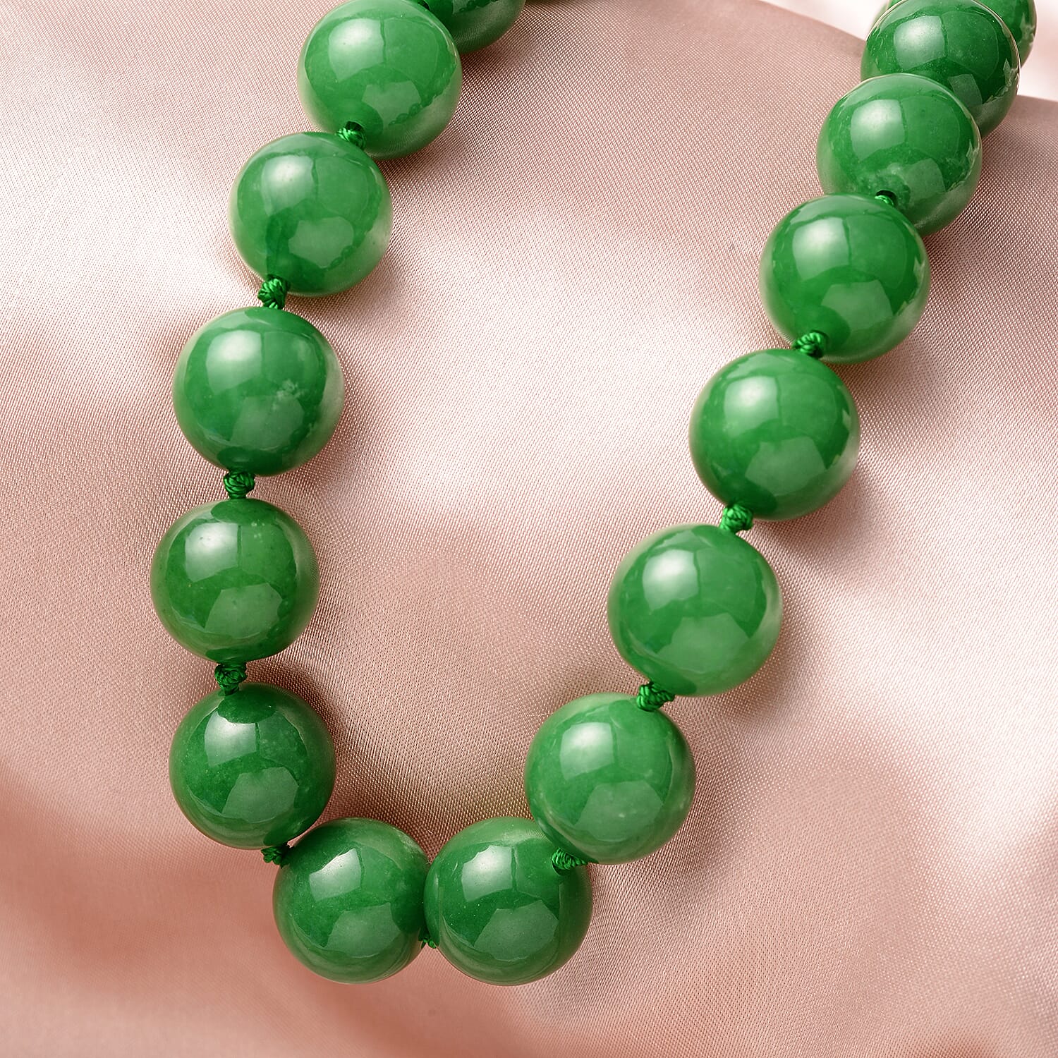 Green Jade 15-17mm Beaded Bolo Necklace (18-24 Inches) in Sterling Silver with Magnetic Clasp 1006.80 ctw