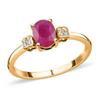 ILIANA 18K Yellow Gold AAA Royal Thai Ruby and G-H SI Diamond Ring 3.54 Grams 1.50 ctw