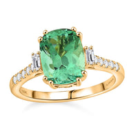 One of a Kind Iliana 18K Yellow Gold AAA Boyaca Colombian Emerald, Diamond (G-H, SI) (0.30 cts) Ring (Size 7.0) (3.35 g) 2.80 ctw