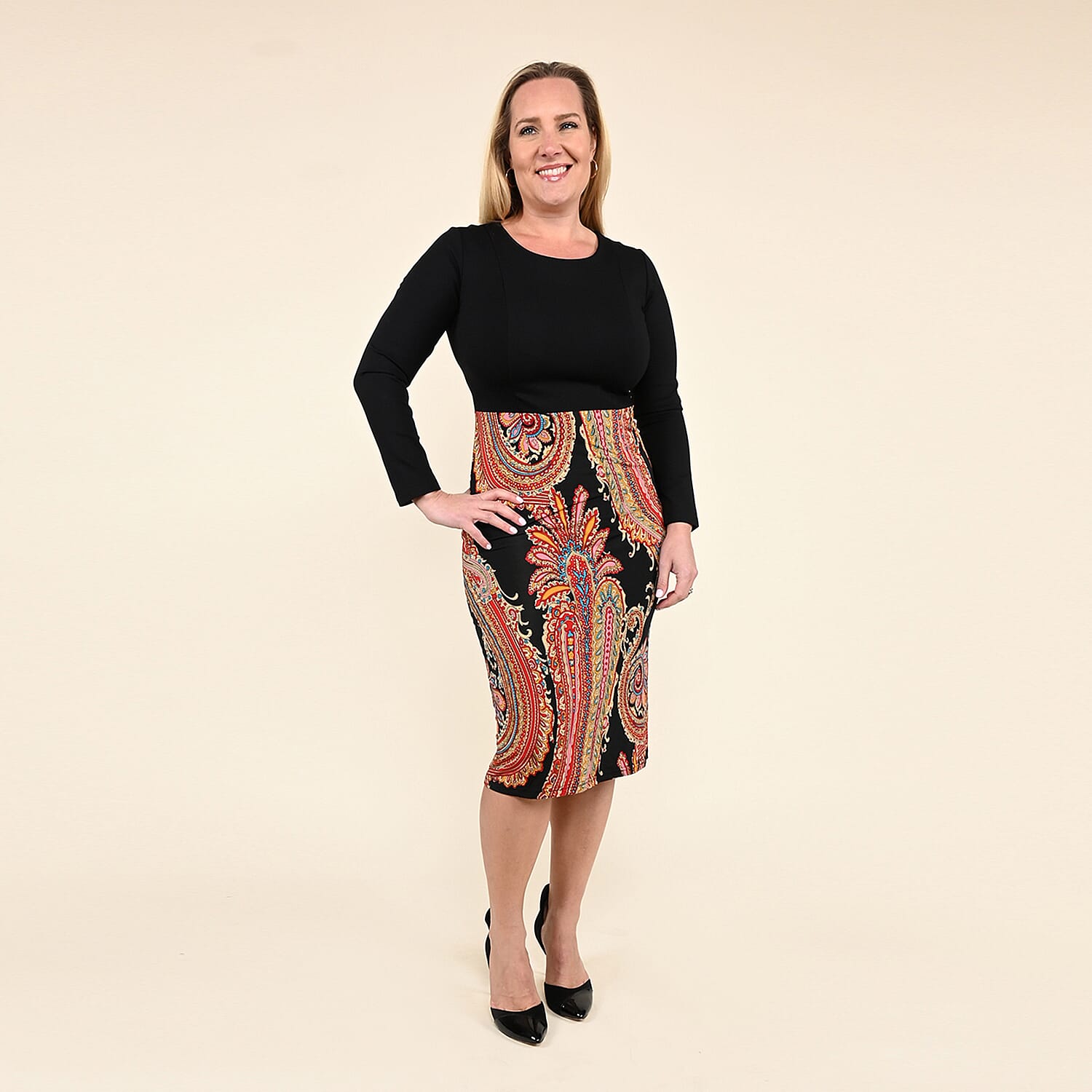 TAMSY Black Paisley Long Sleeve Pencil Dress - M