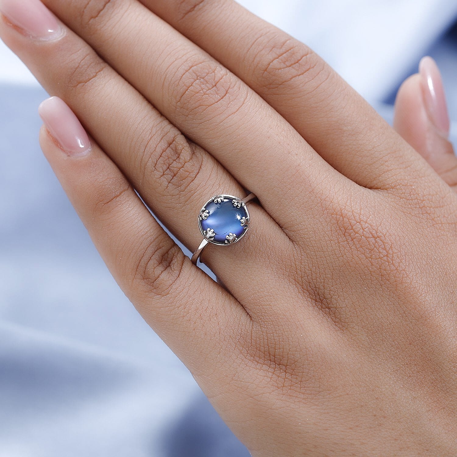 Aurora Moonstone Solitaire Ring in Platinum Over Sterling Silver (Size 10.0) 4.00 ctw