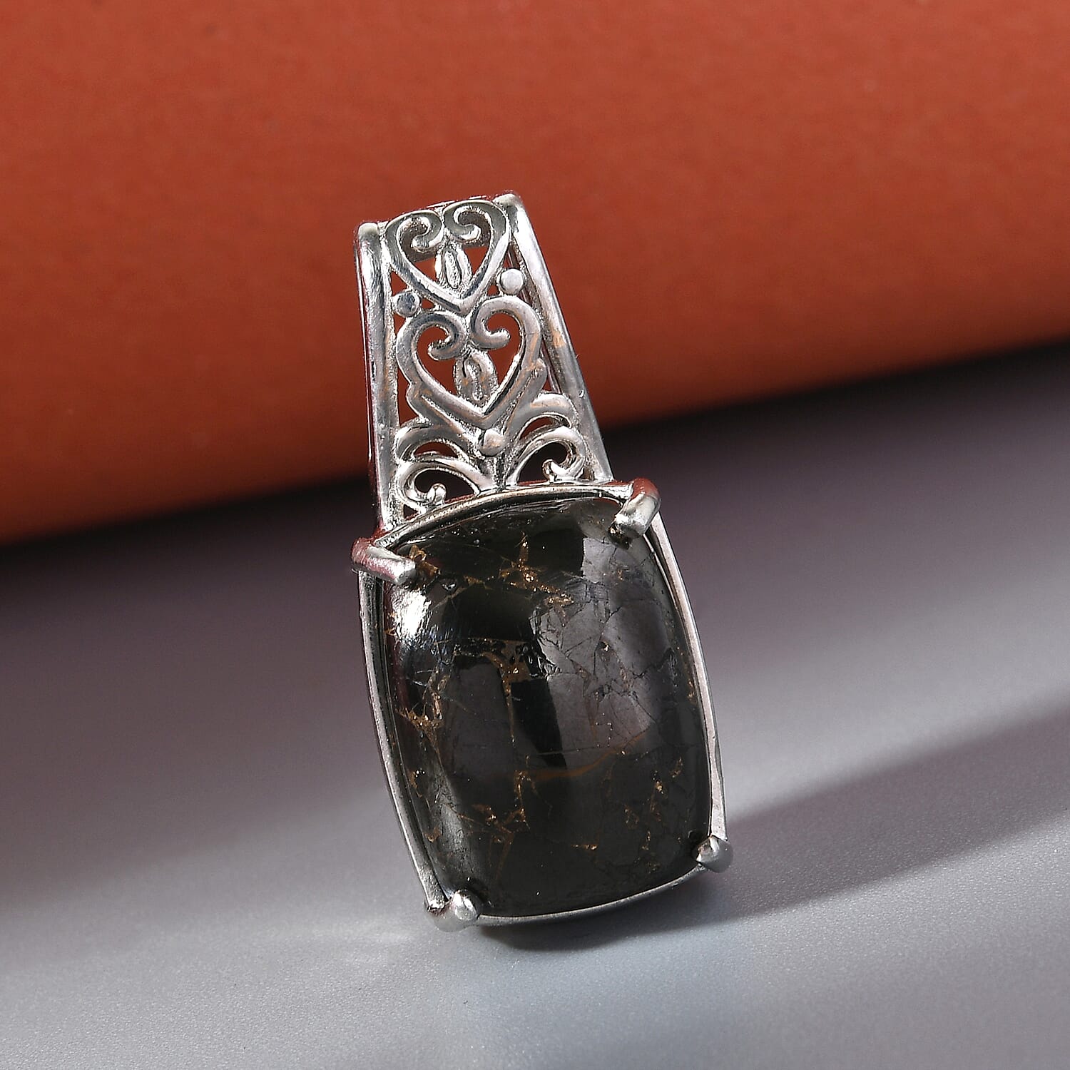Matrix Silver Shungite Solitaire Pendant in Platinum Over Copper 7.80 ctw