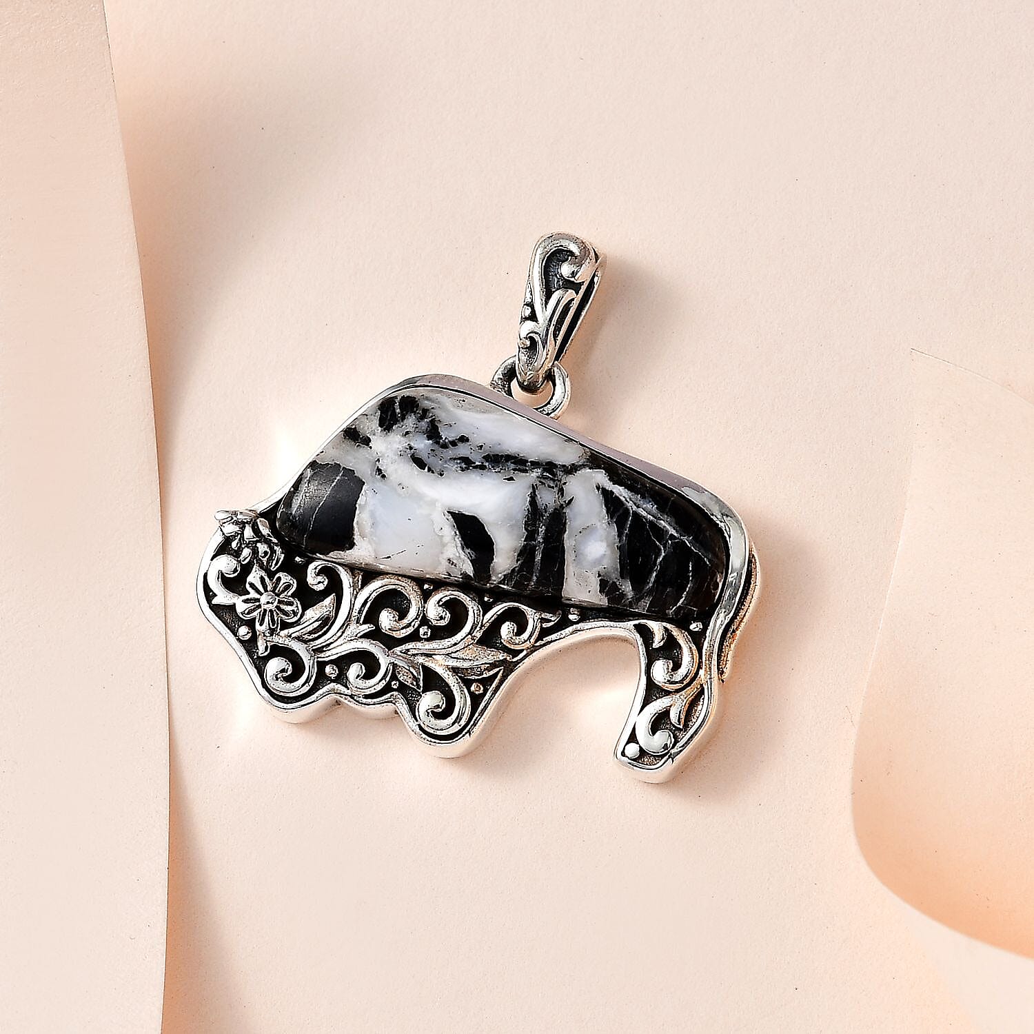 Artisan Crafted White Buffalo Bull Pendant in Sterling Silver 18.30 ctw