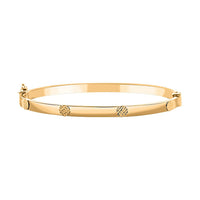 Elegante Italian 10K Yellow Gold Diamond-cut Coin Hinged Bangle Bracelet (6.75 In) 4.60 Grams