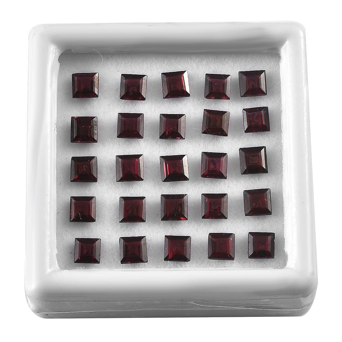 AAA Orissa Rhodolite Garnet Assorted Box (Sqr 4 mm) 10.00 ctw