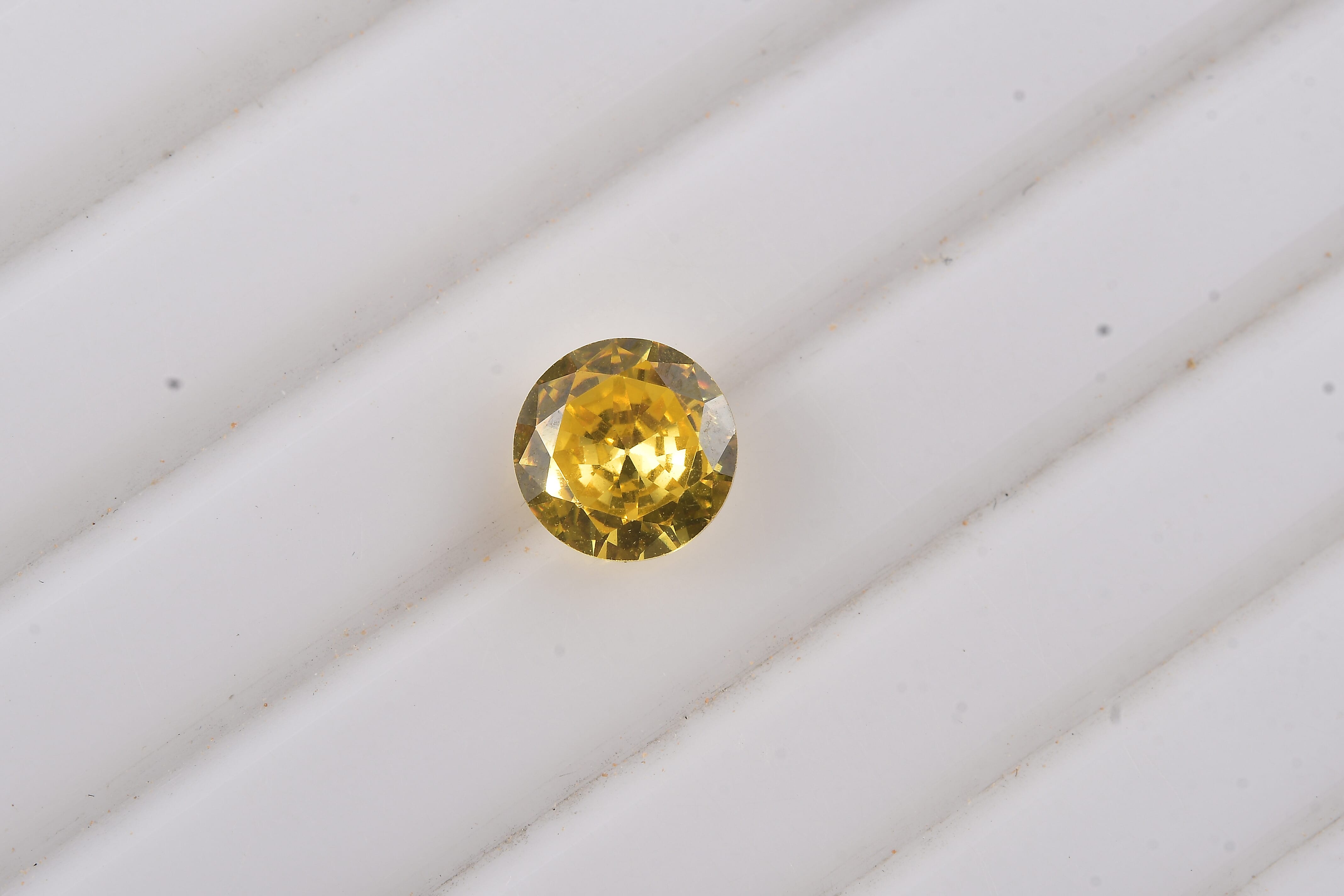 Simulated Yellow Diamond (Rnd 7 mm) 1.88 ctw Loose Gemstone