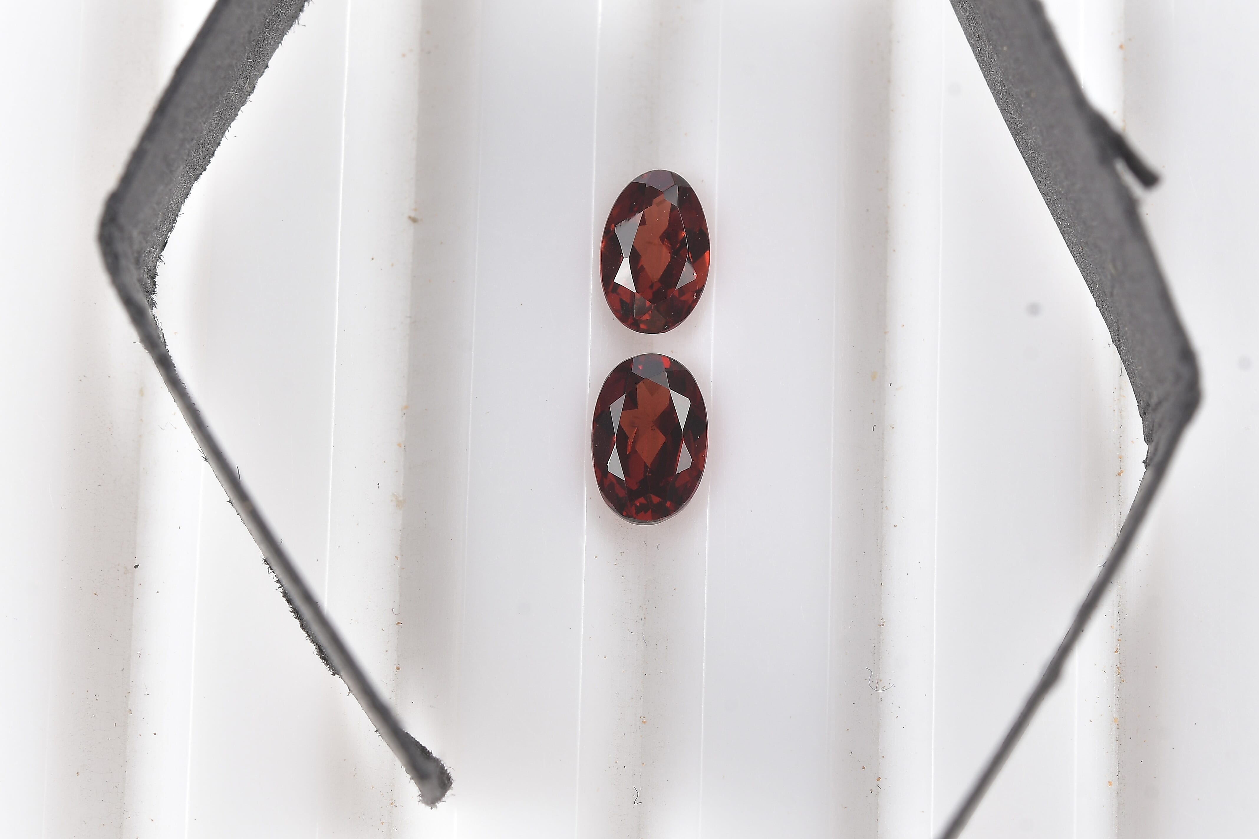 Set of 2 AA Mozambique Garnet (Oval 6x4 mm) 1.01 ctw Loose Gemstone