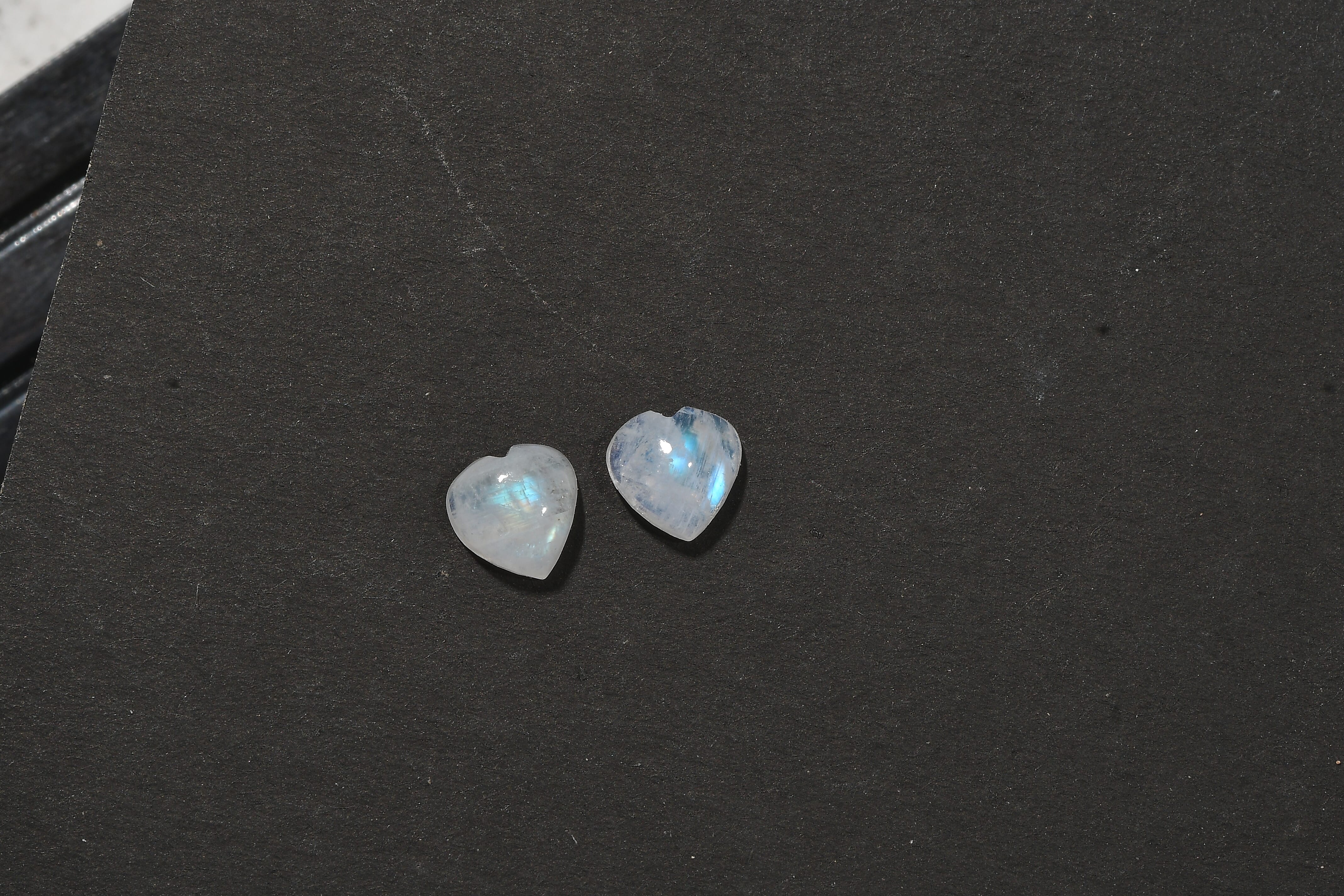 Rainbow Moonstone (Hrt 5 mm) 0.89 ctw Loose Gemstone