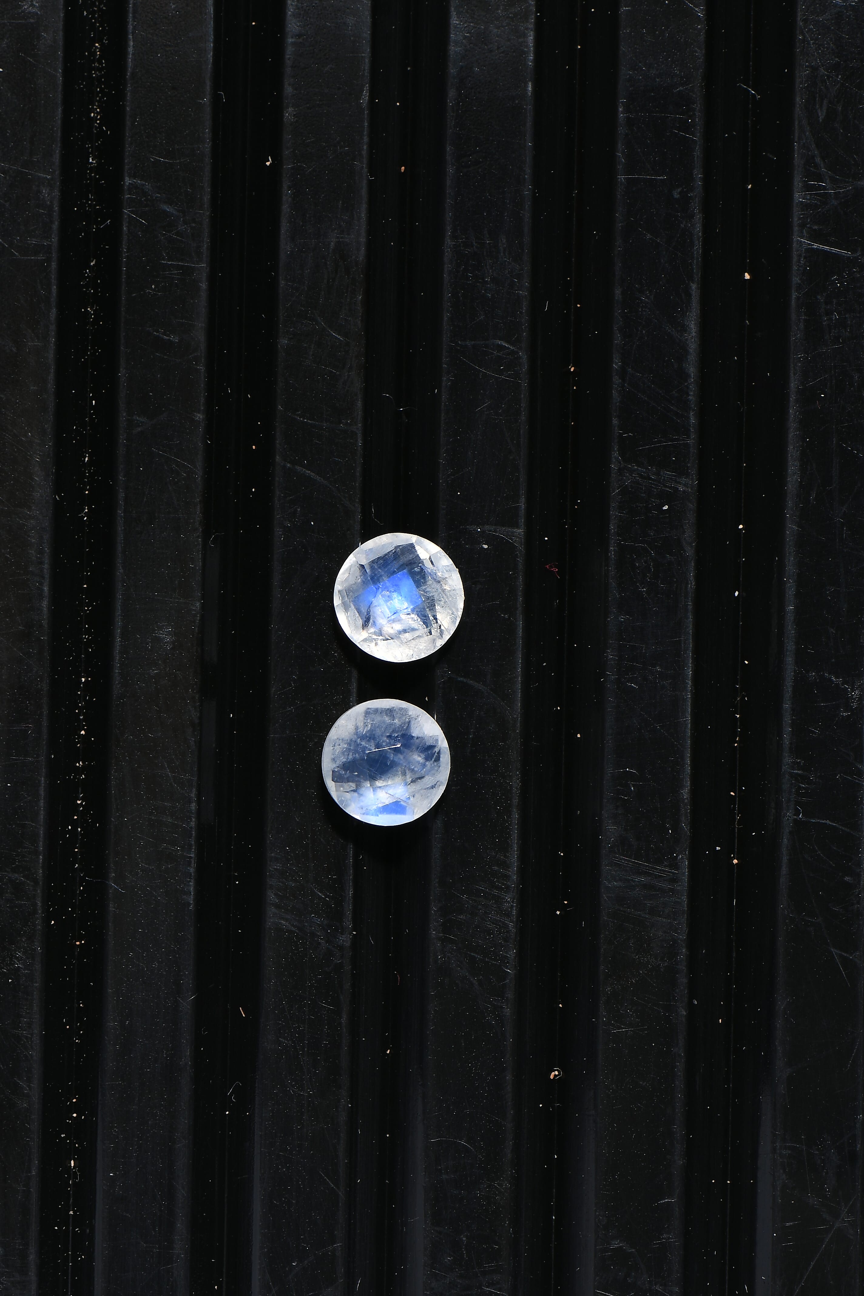 AA Rainbow Moonstone (Rnd 5 mm) 0.96 ctw Loose Gemstone
