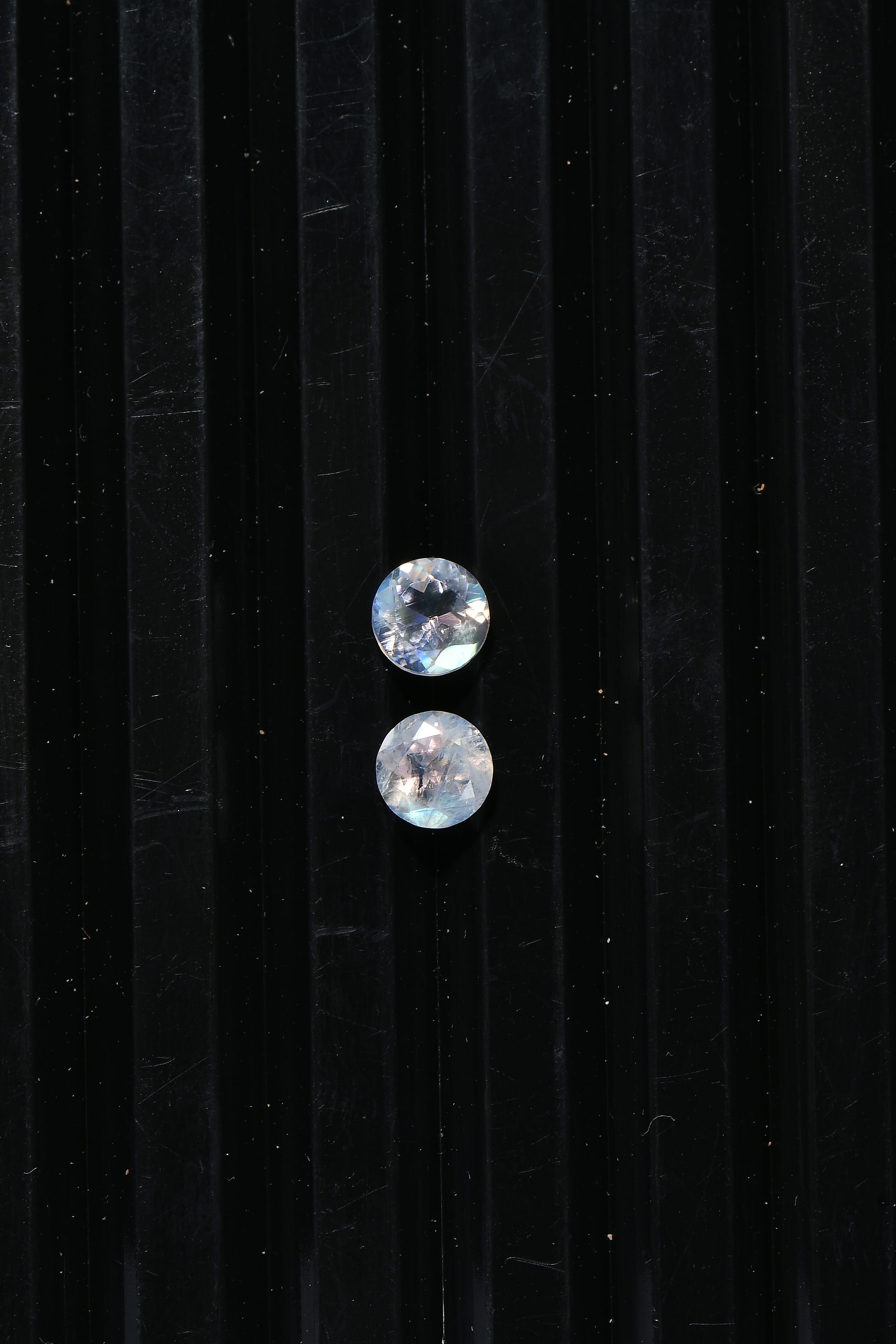 AA Rainbow Moonstone (Rnd 5 mm) 0.90 ctw Loose Gemstone