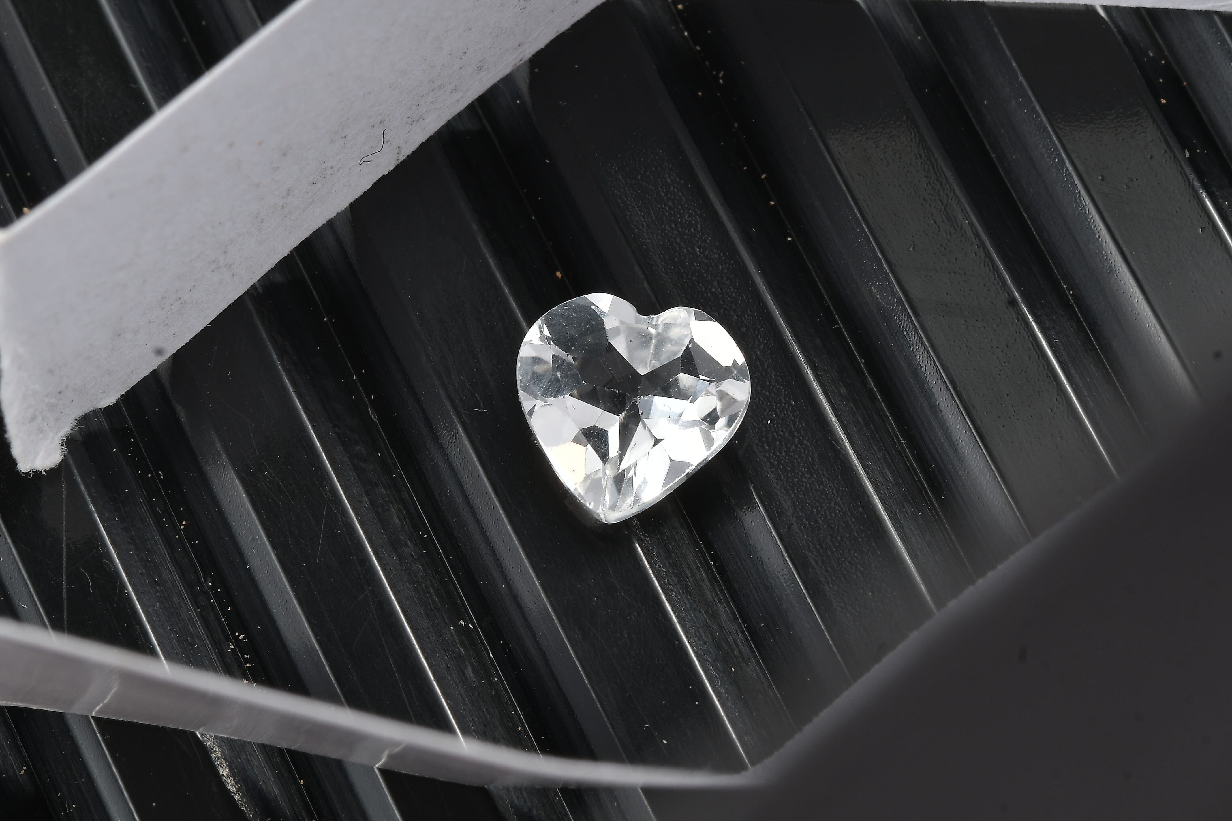 AA White Topaz (Hrt 8 mm) 1.79 ctw Loose Gemstone