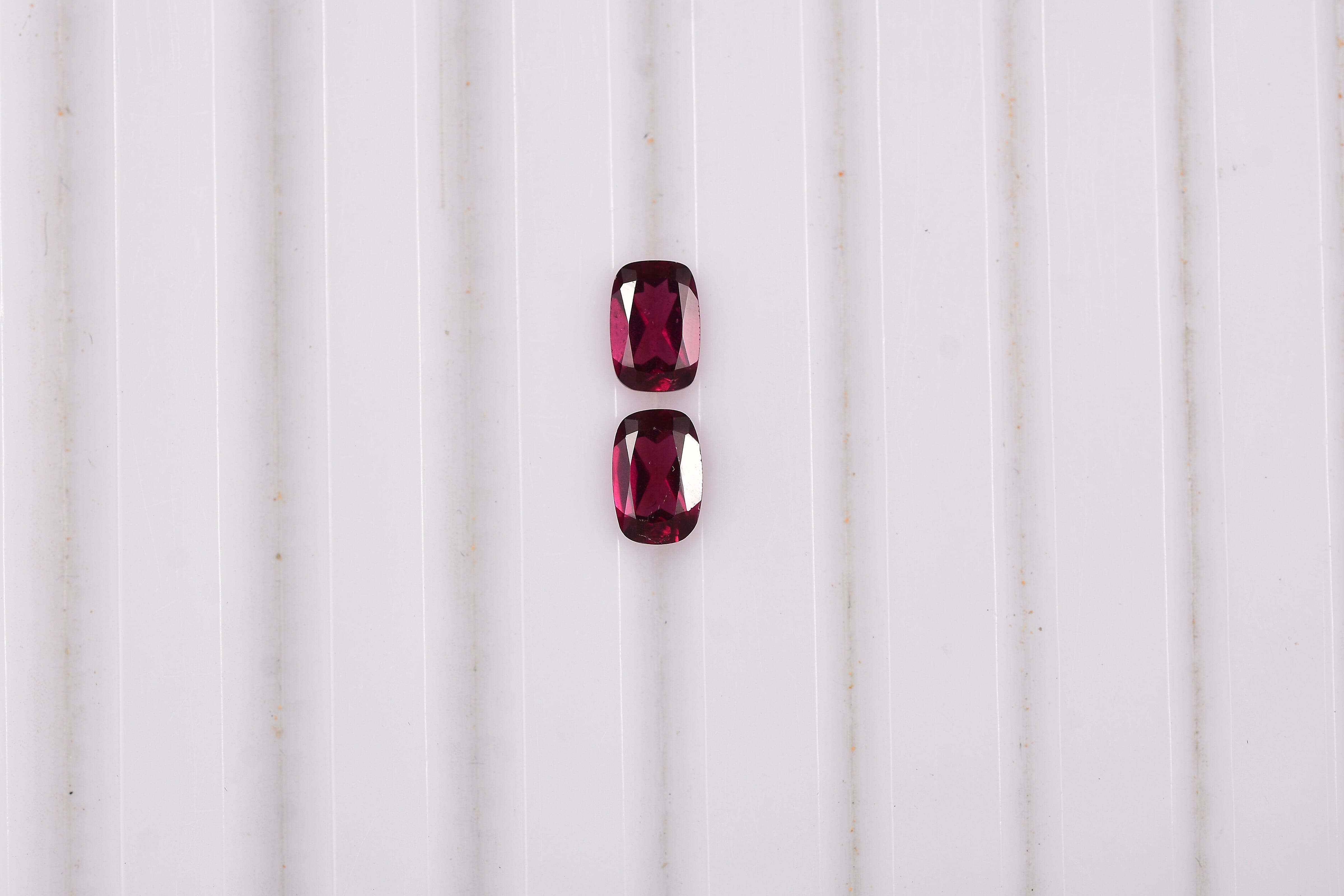 Orissa Rhodolite Garnet (Cush 6x4 mm) 1.11 ctw Loose Gemstone