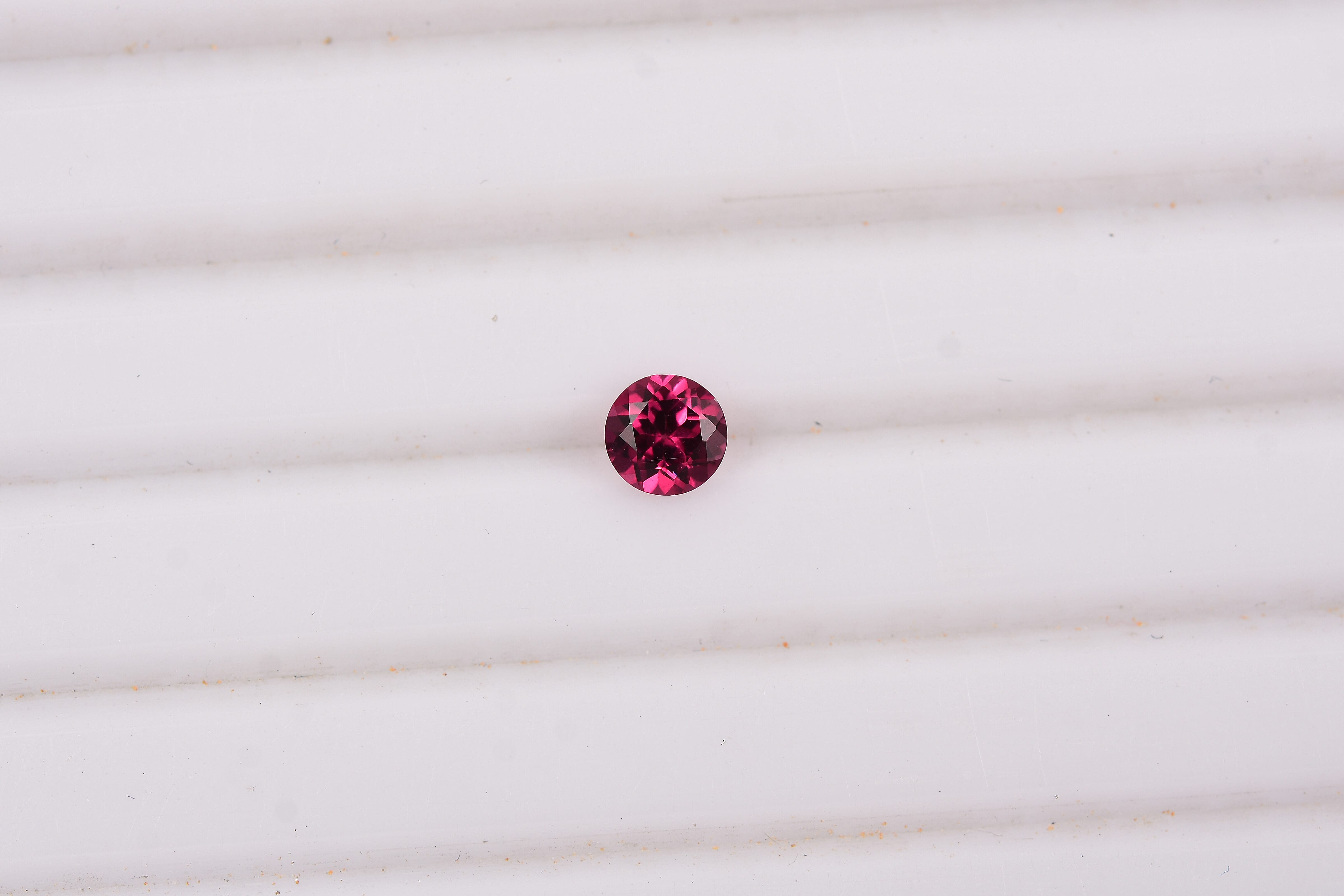 Tanzanian Wine Garnet (Rnd 5 mm) 0.51 ctw Loose Gemstone