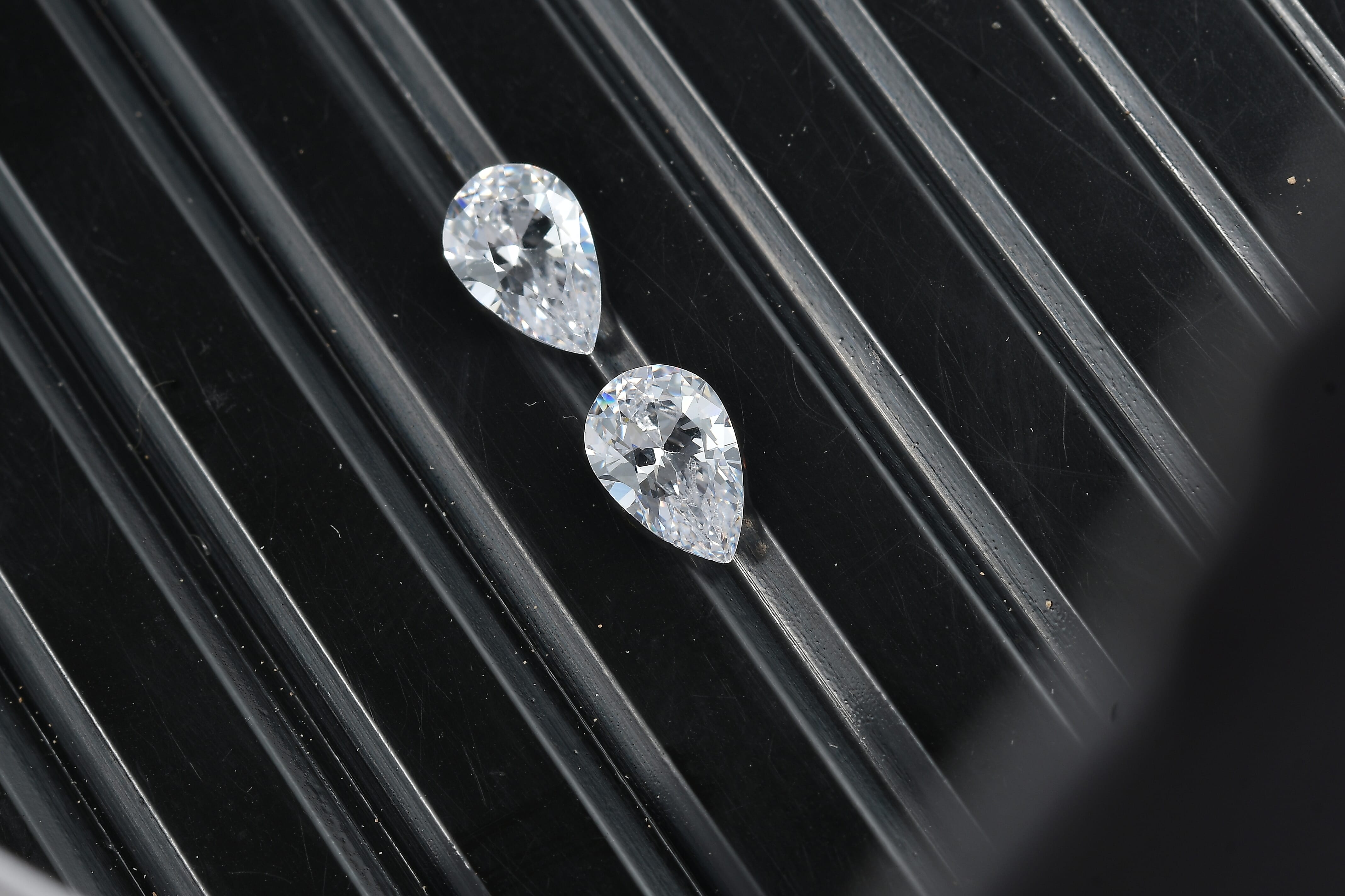 Simulated Diamond (Pear 6x4mm) 1.17 ctw Loose Gemstone