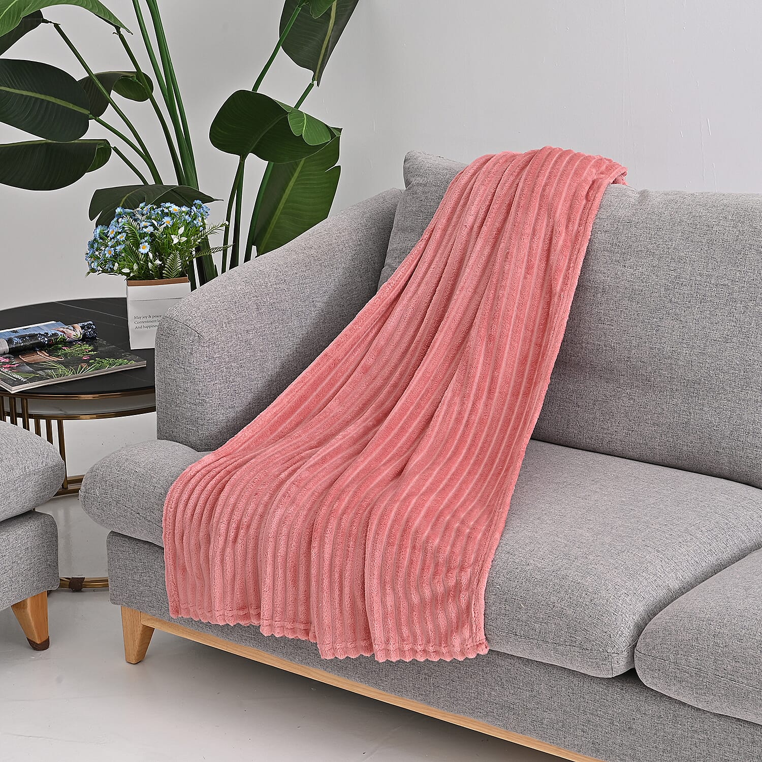 Livmore Pink Jacquard Flannel Blanket (59.06"×78.74")
